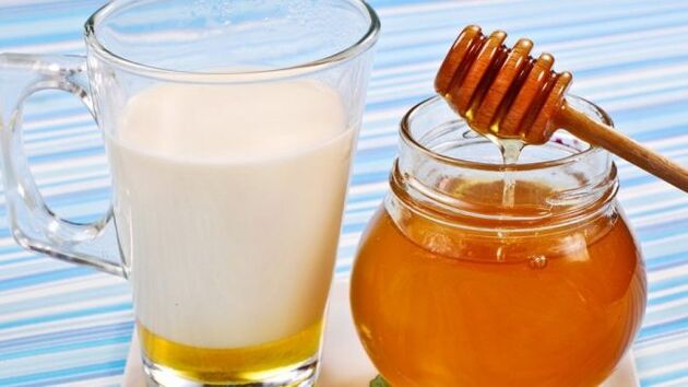 Kefir with honey for rejuvenating hand skin care